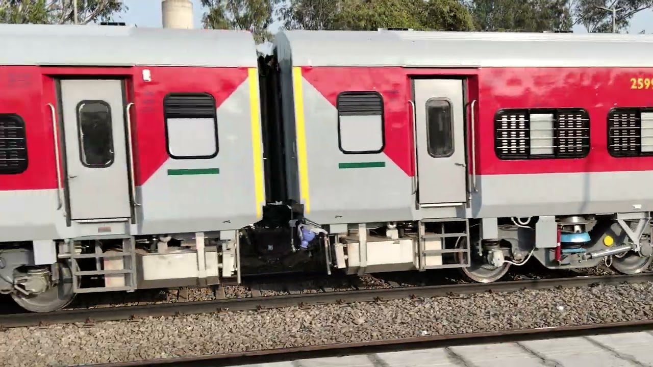 Hamare Sath Kitna Bura hua station per 😭😭