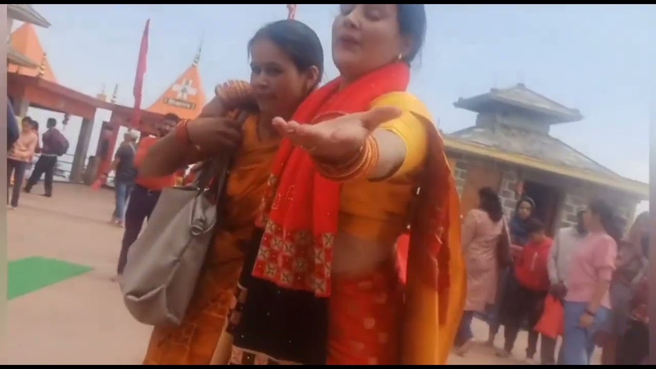 करें मां भगवती मां चंद्रबदनी के दर्शन अपनी बहन  सुरकंडा के सिद्ध पीठ में मां के प्रचंड रूप में दर्शन