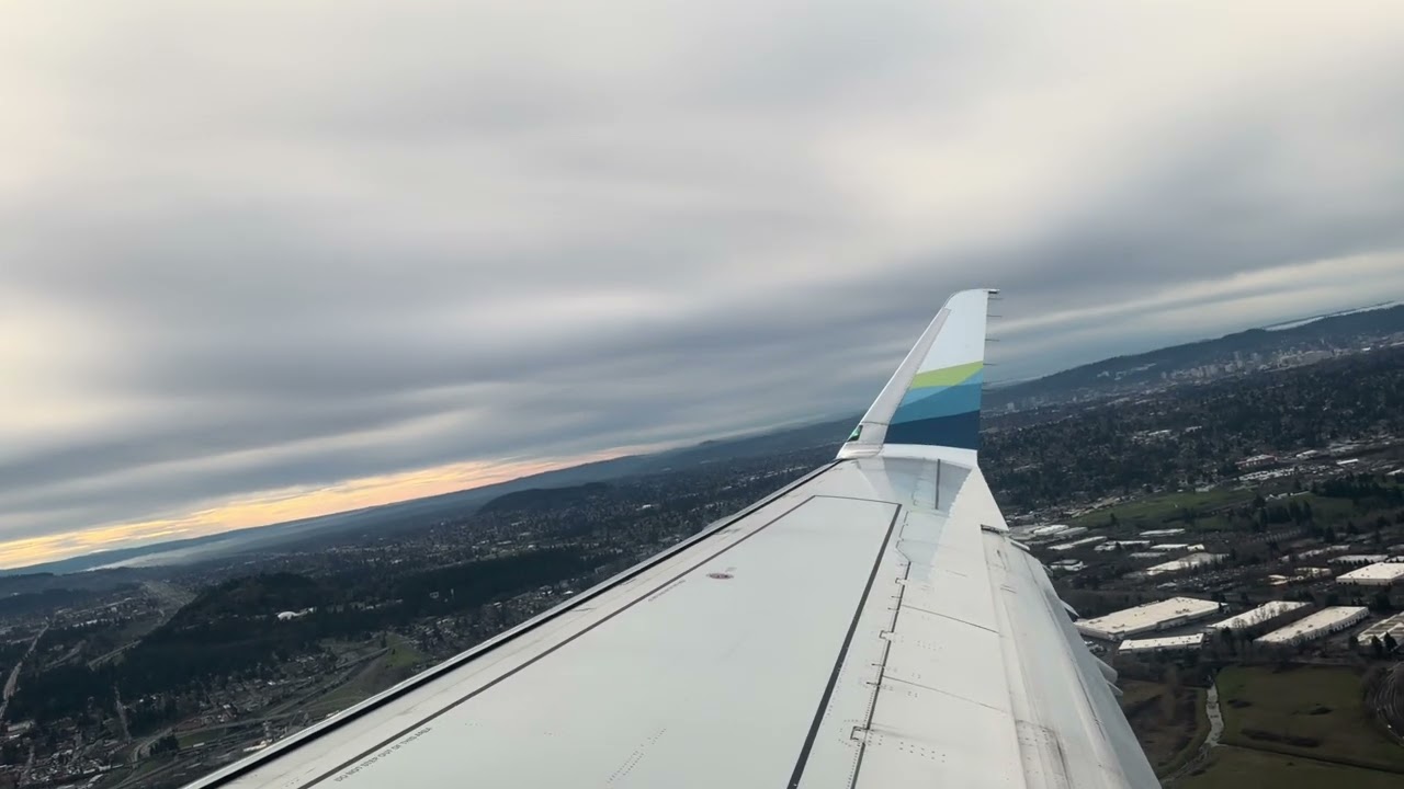 Alaska Airlines Embraer ERJ 175 Taking off from Portland International Airport (PDX)  