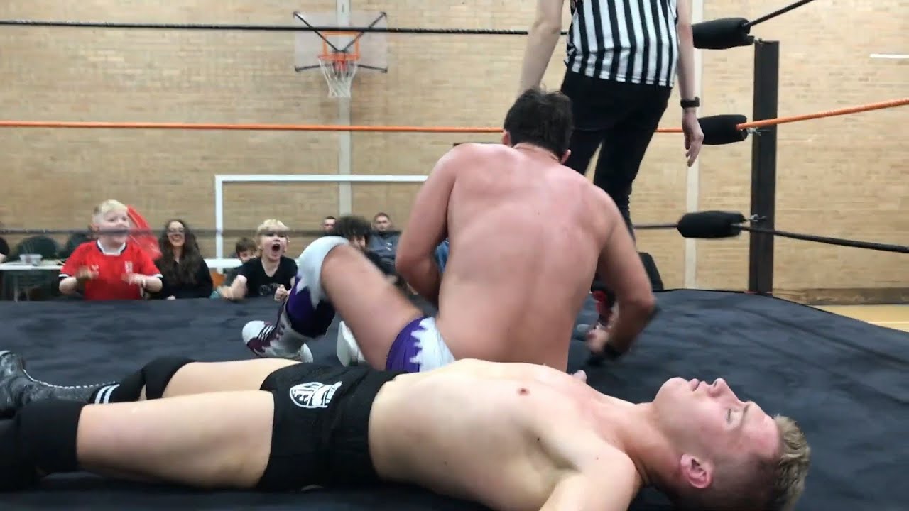 MALE WRESTLERS SQUASHED IN THE RING- SUPER COMPILATION-NEW JOBBERS