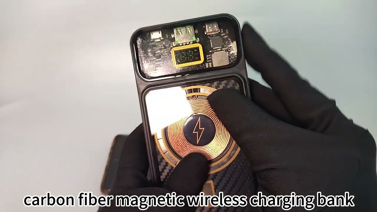 22.5W large capacity transparent Mecha mobile power carbon fiber magnetic wireless charging bank