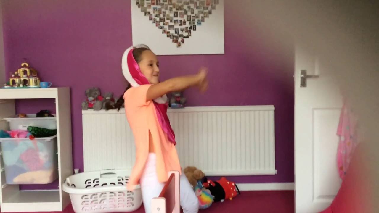 Scarlett being a old man with a pink beard