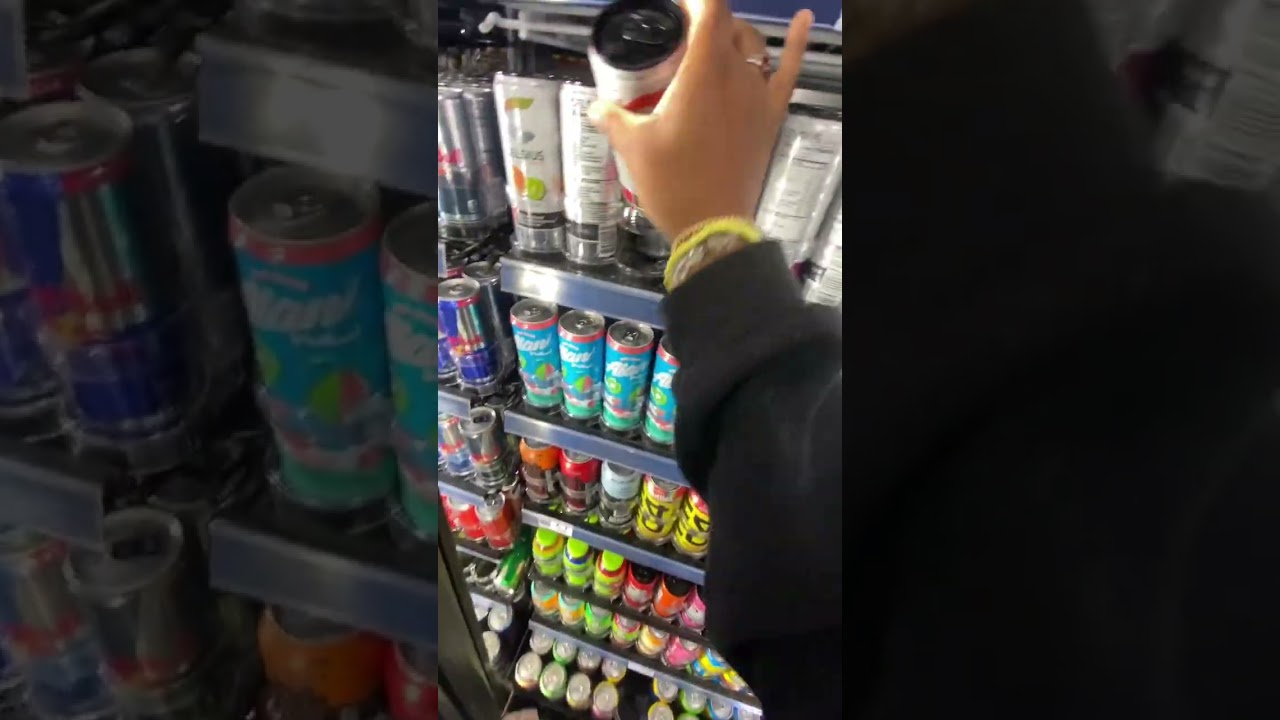 Маленький спокойный день из жизни подростка, плетущего косы #косы #видеоблоги