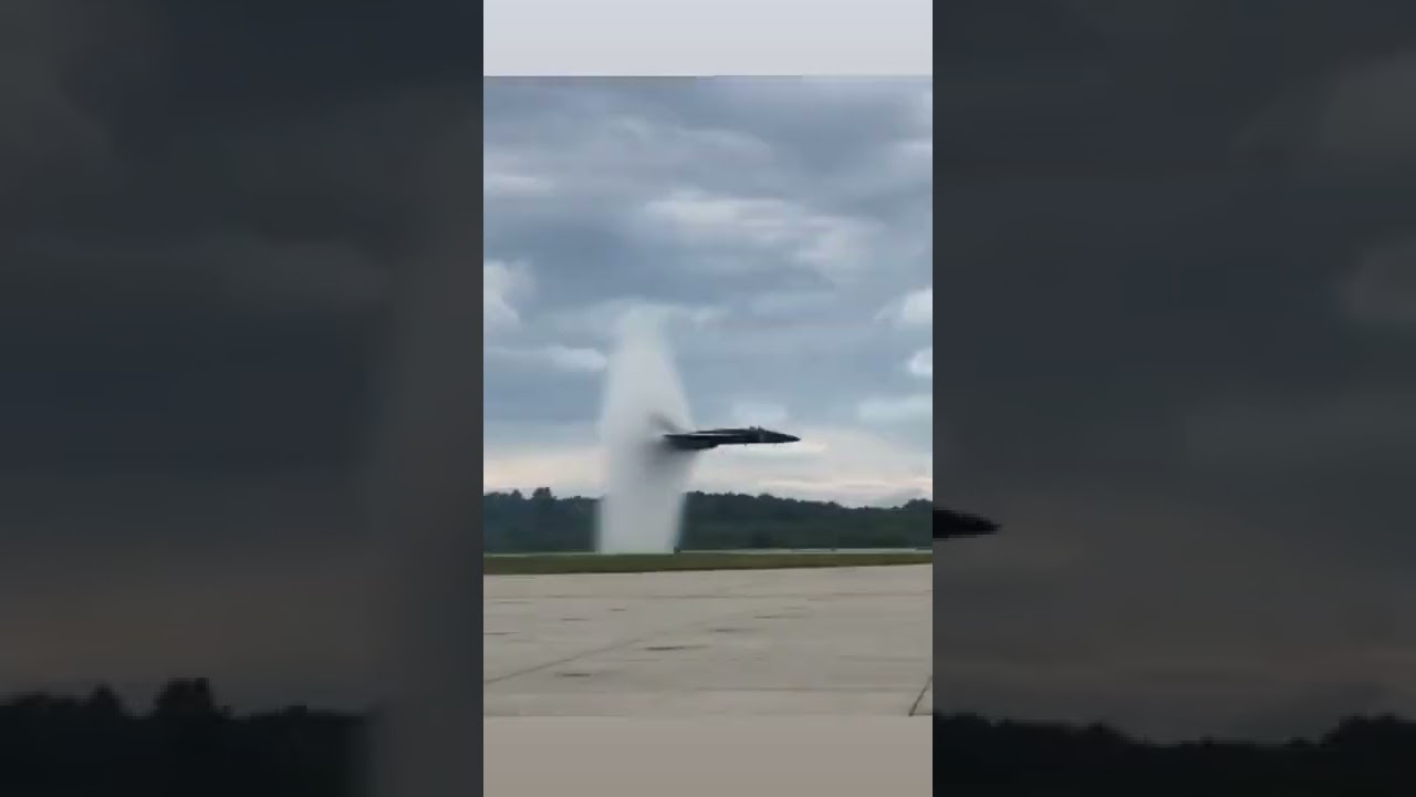 This is what faster than the speed of sound looks like (SONIC BOOM)