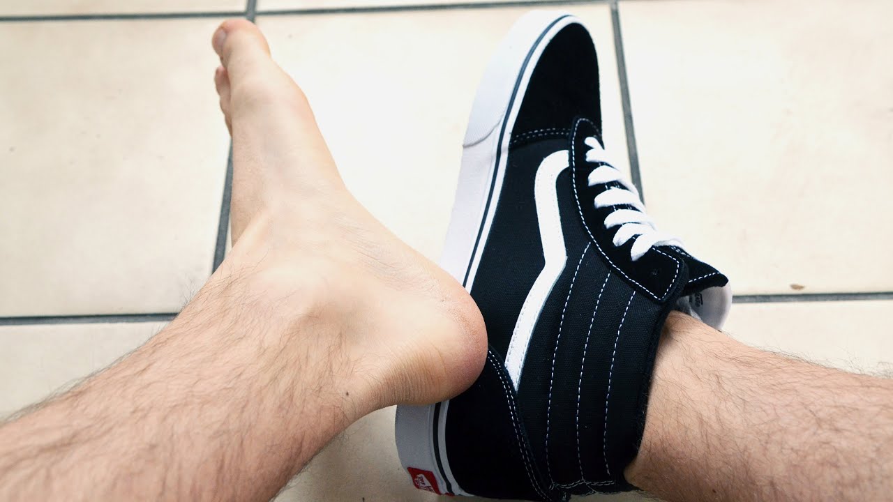 Vans Ward Hi with vs without Socks