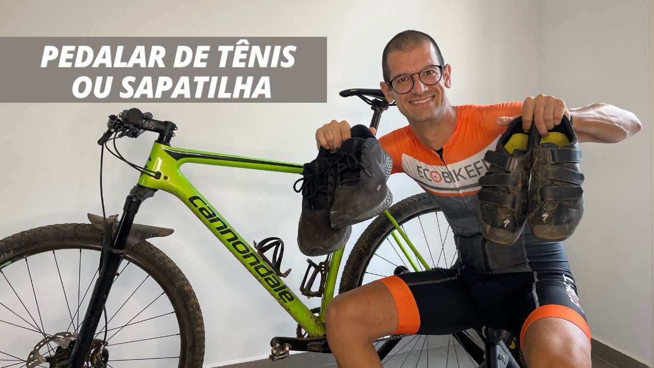 Pedalar de tênis ou sapatilha