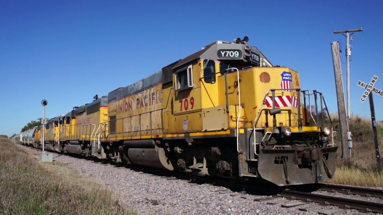 UP Y709, LPJ04, near Shabbona, IL on 9/23/2014