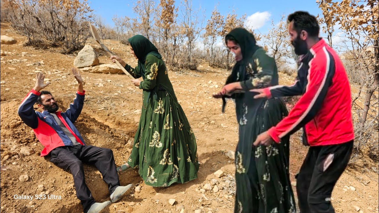 Starting to build a hut:Mahvash and Mustafa's fight over the previous house!