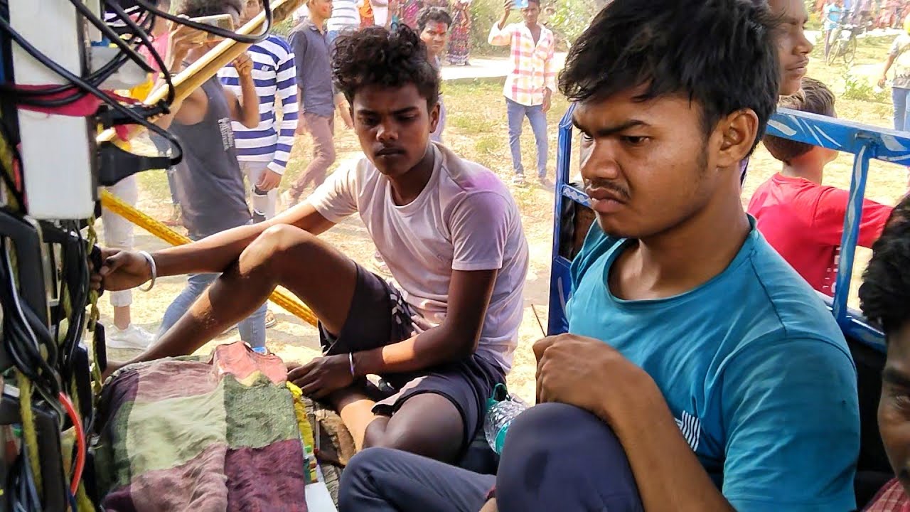 সাউন্ড সেন্টার (মোজাম)😲সাগরদা পুরুলিয়া গান বাজিয়ে কম্পিটিশনের ময়দানে ঢুকছে || 👿mojam sound video