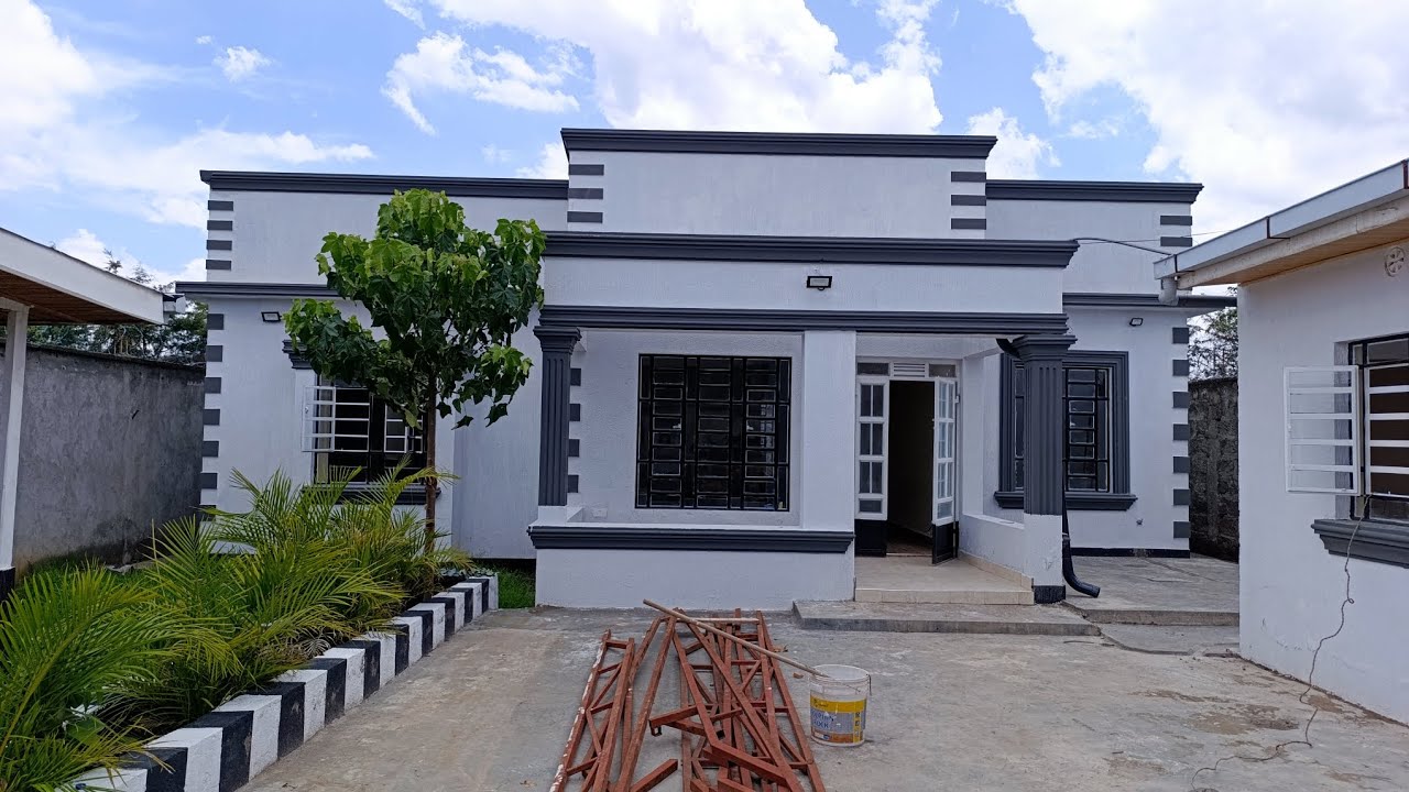 FOR SALE– 3BR All En-suite House + 2BR SQ – LANET, NAKURU