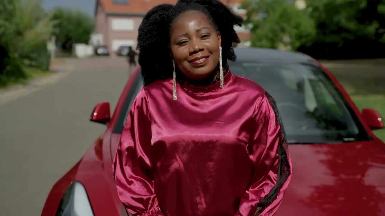 Mama Tina - God Never Changes (Official Music Video)