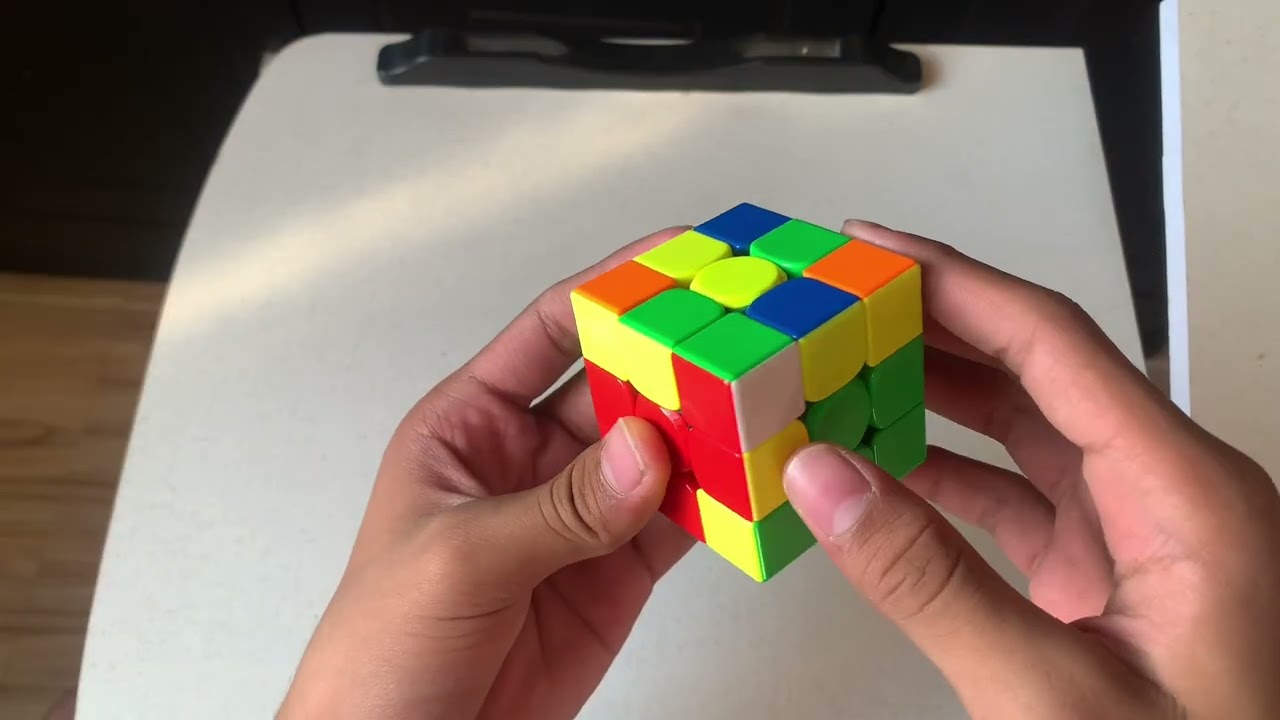 How to solve a rubiks cube(unde 10 minutes)