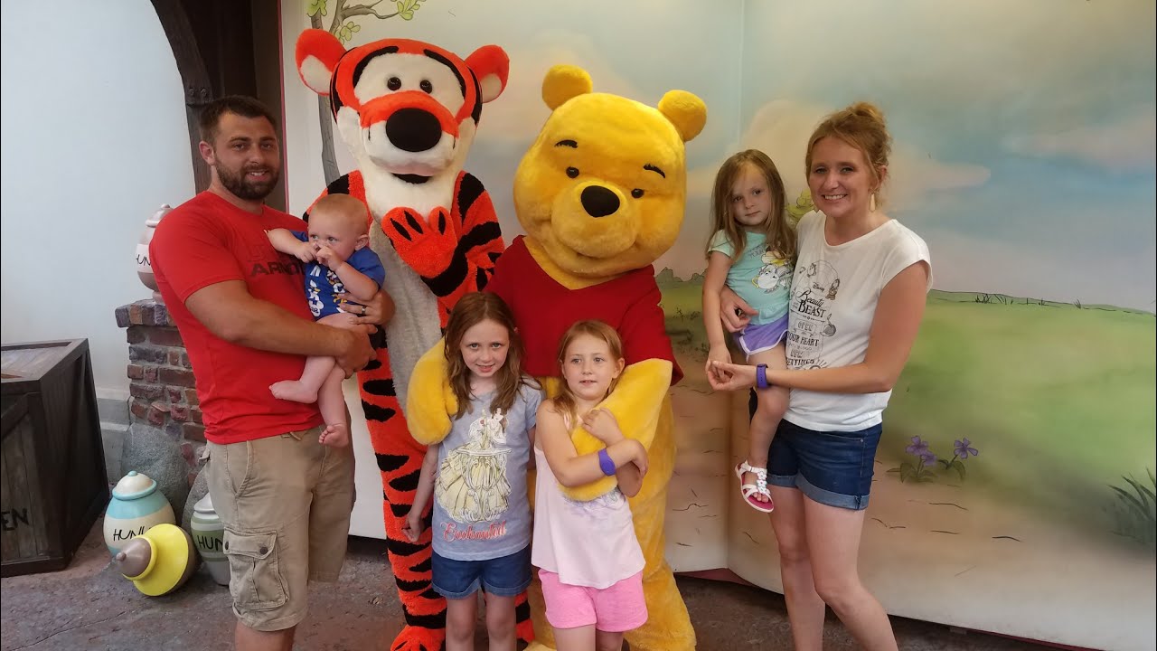 Kids Meeting Tigger and Pooh Bear At Disney World