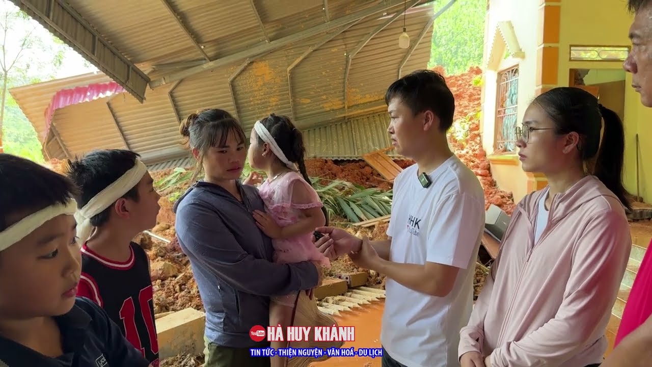 Hiện trường 2 vợ chồng trẻ bị sạt lở đất vùi lấp, 3 đứa con thơ dại 