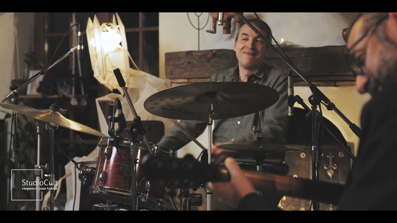 Marko Čepak Maki / Lorenzo Cominoli / Aljoša Jerič : MLT - Landscape #5 (Middle Land Trio - live)