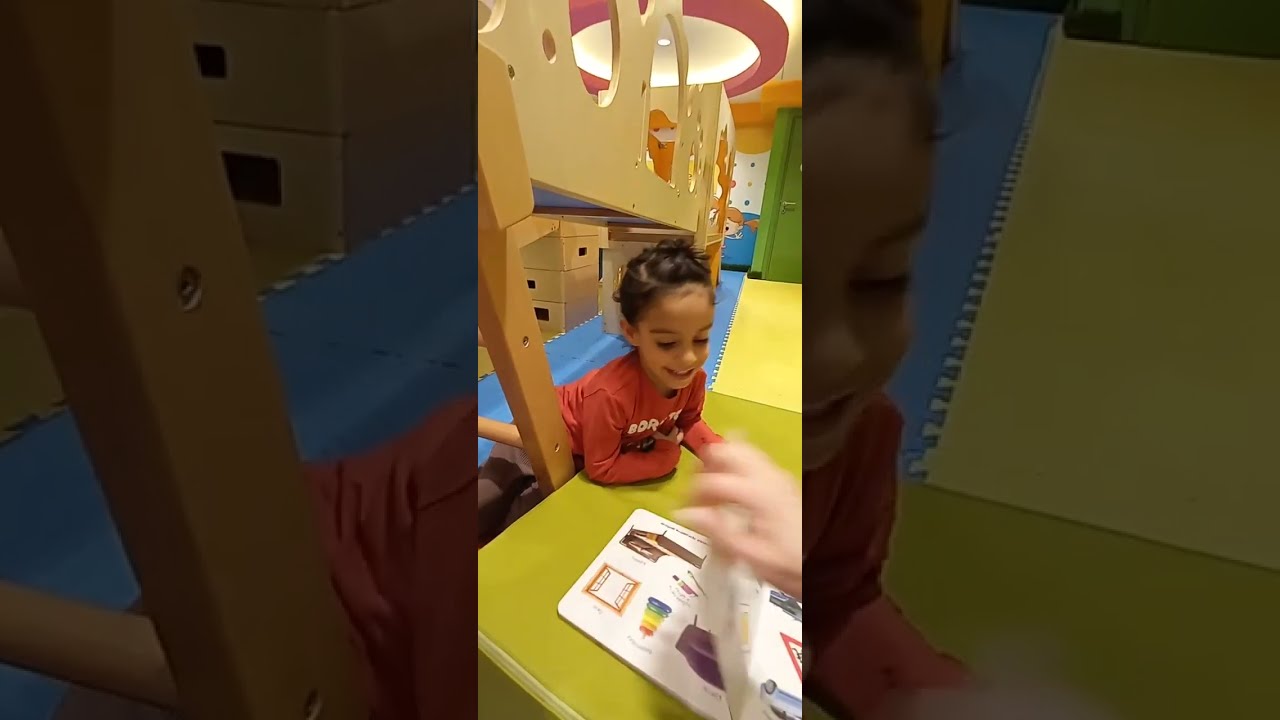 Нуни на площадке 💛Архивное видео#playground#baku#kinderland
