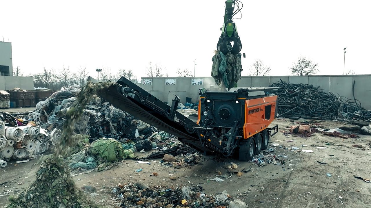 Triturazione teli pvc | Inventhor 6 Doppstadt con MO.BA. Griglia Mobile Brevettata