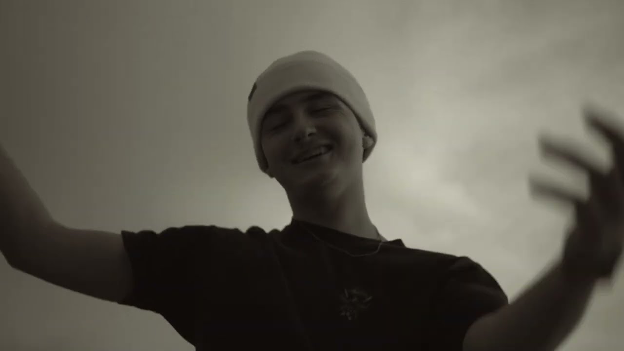 XINK - DOES HE LOOK LIKE ME?  (OFFICIAL VIDEO)