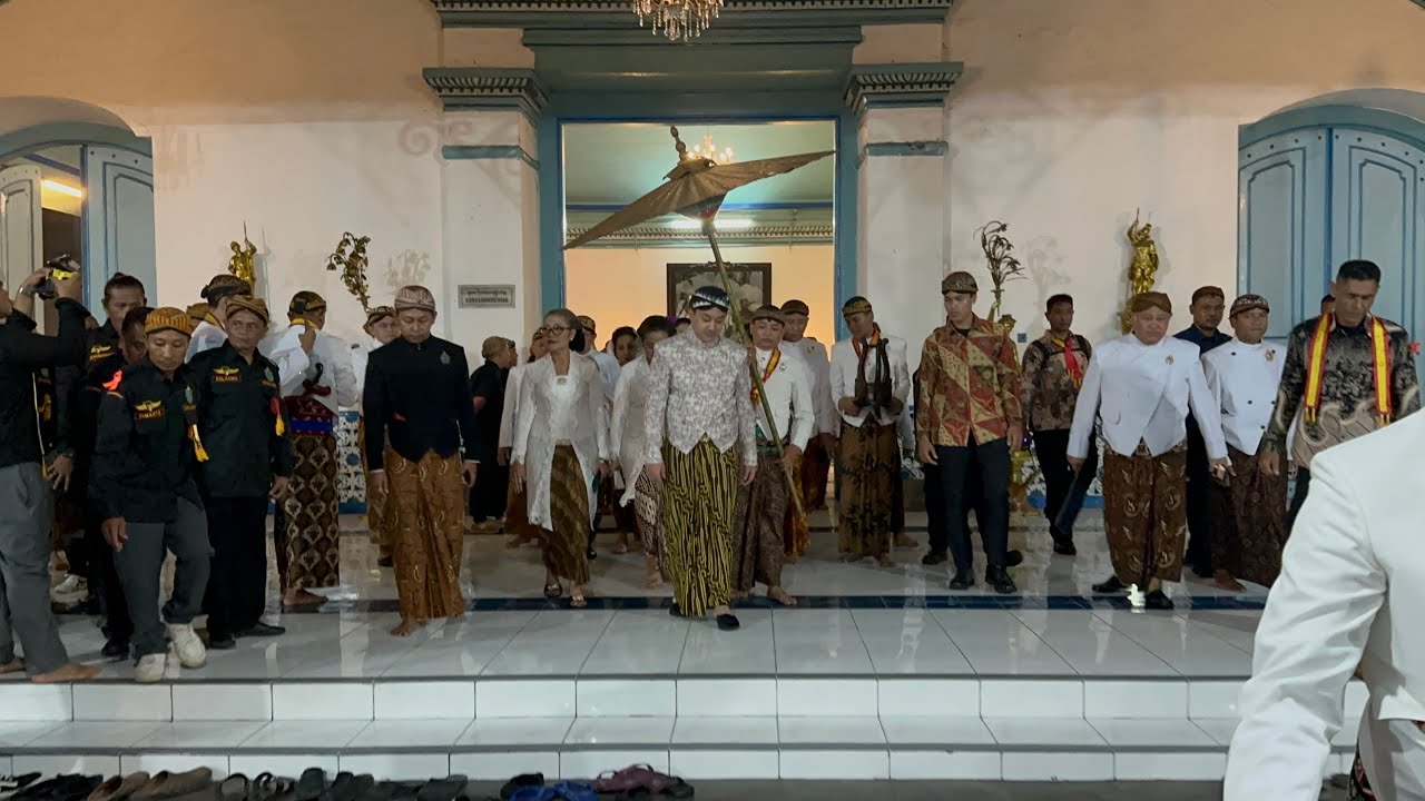 Malam Selikuran Versi Kubu PB XIV Purboyo, Kirab Dari Keraton Sampai Sriwedari