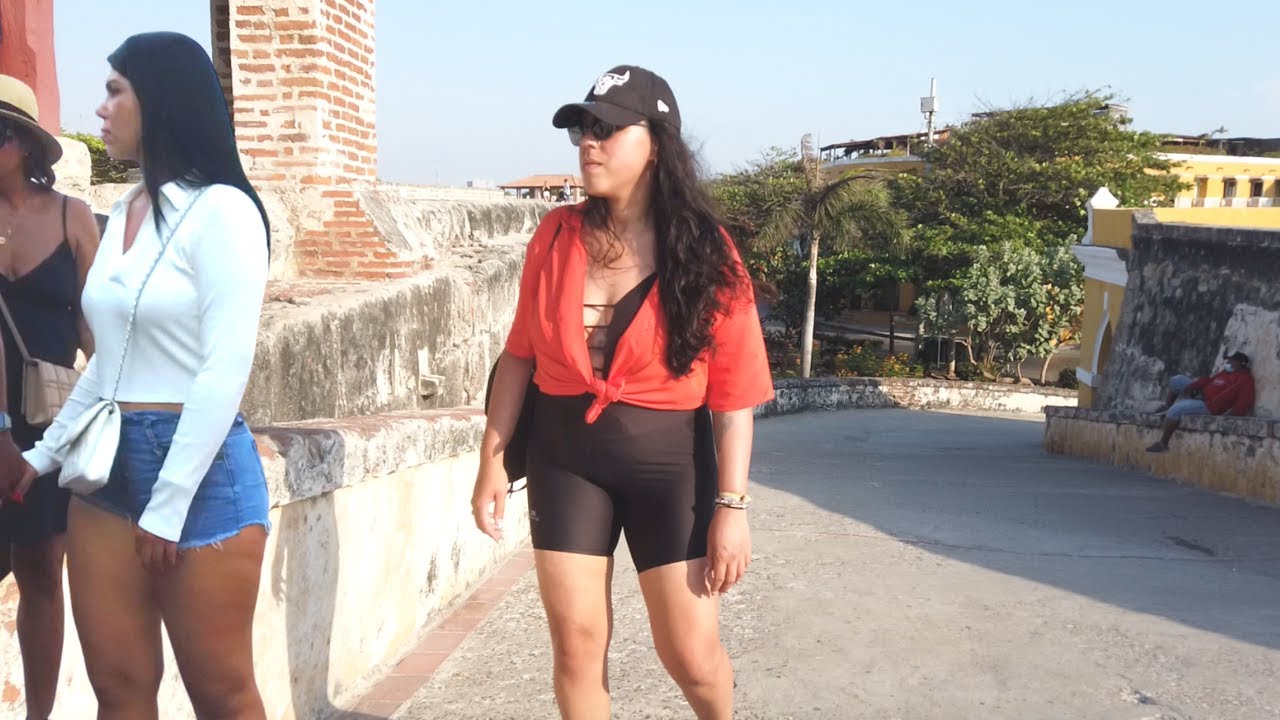 Walking Tour Cartagena in Daytime - Colombia