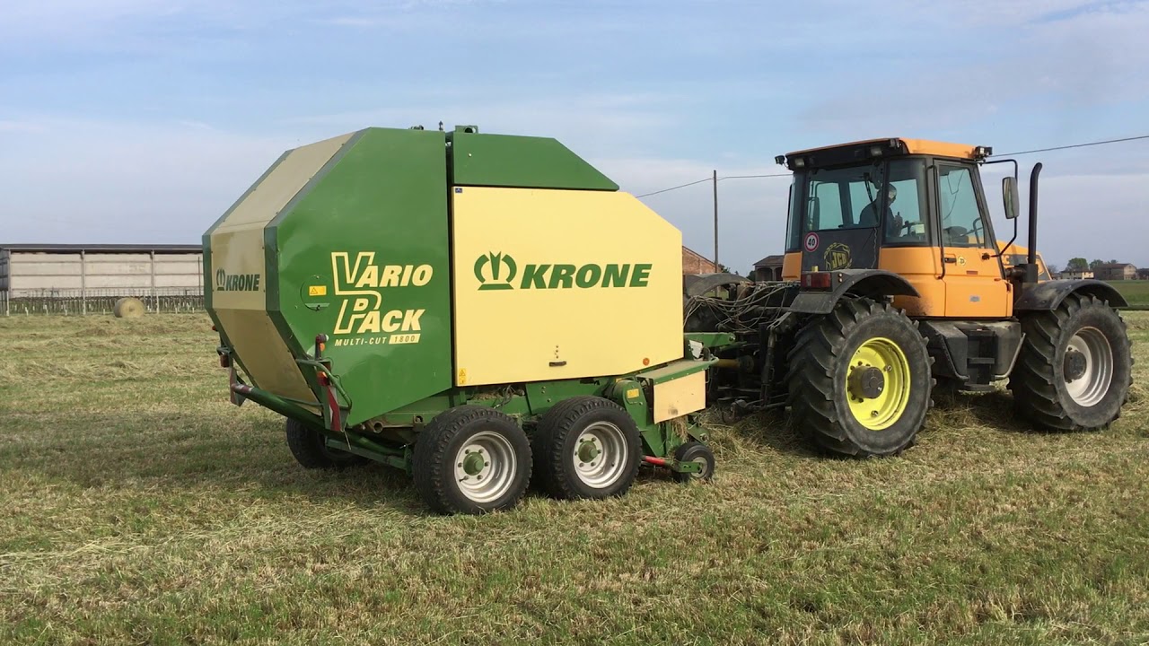 JCB Fastrac 160 & Krone Vario Pack Multi-Cut 1800.