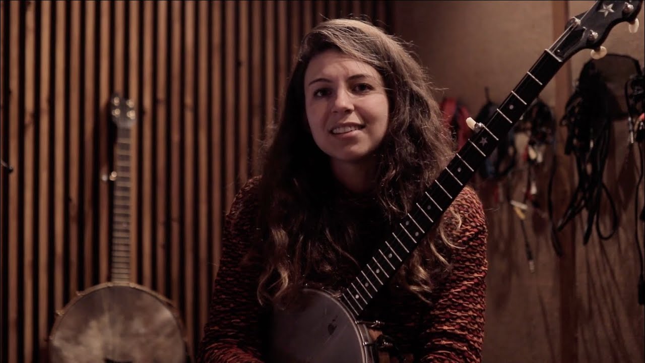 Kate Griffin - Introduction to the Banjo | Making Tracks Shorts