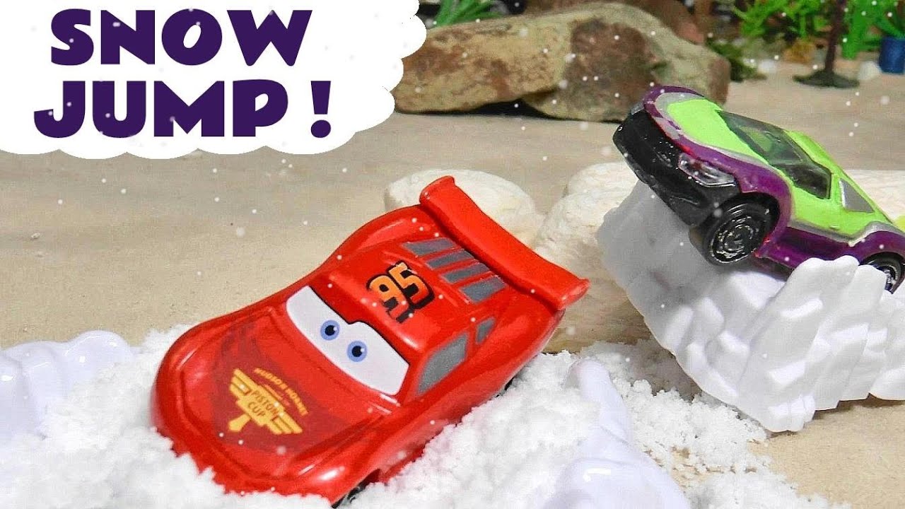 McQueen Snow Jump Challenge Cars Stories