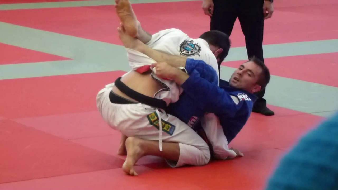 Robson Gracie Jr. vs Chris Bowe - IBJJF London Fall Open 2015 - Black Adult - Super-Heavy