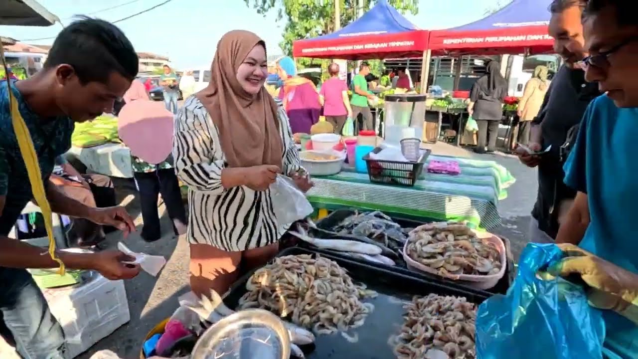 PASAR MALAM JEJAWI PERLIS. IKAN AKHIR ZAMAN l CUCUR CEMPEDAK