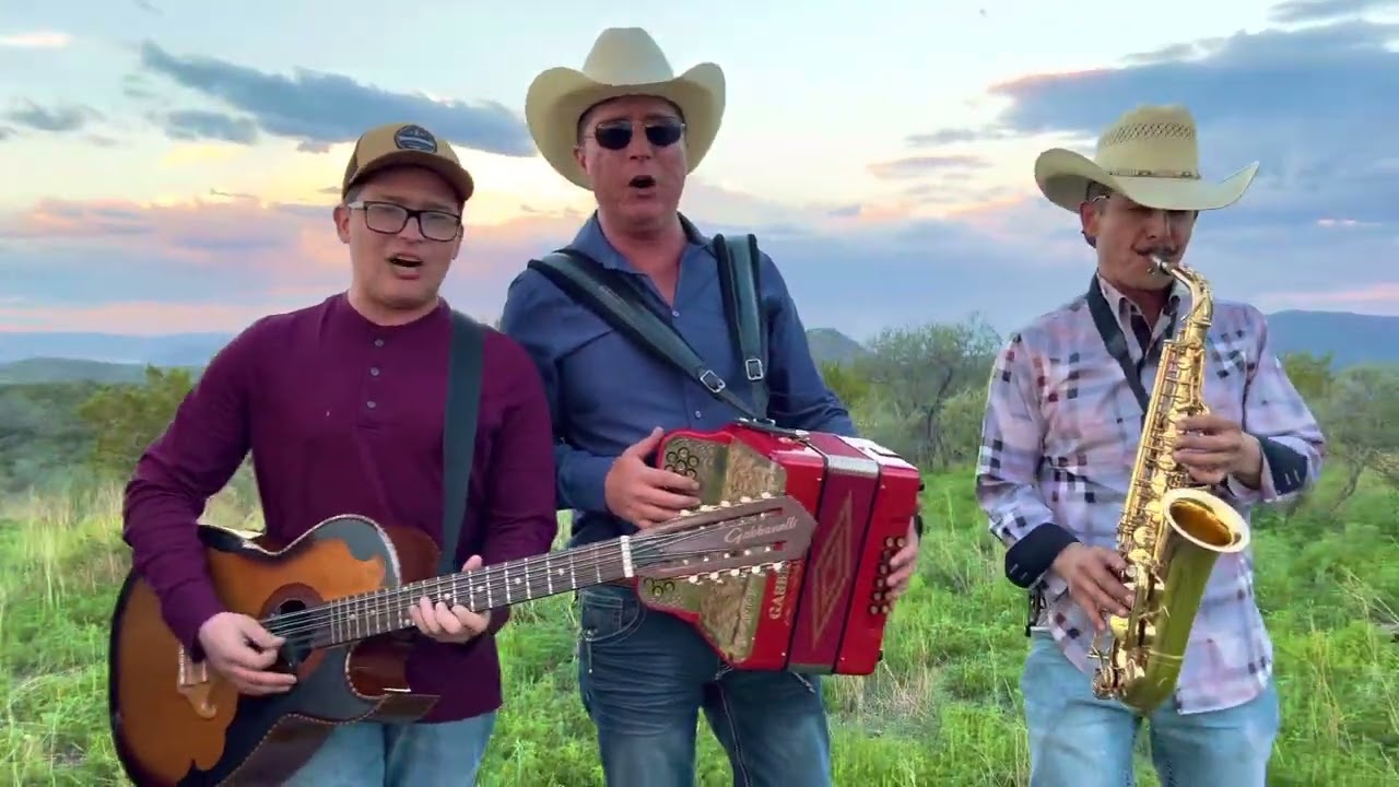 LOS GARCÍA DE PARRAL (OFICIAL) “PUÑO DE TIERRA”