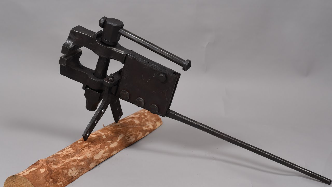 Forging a post vise