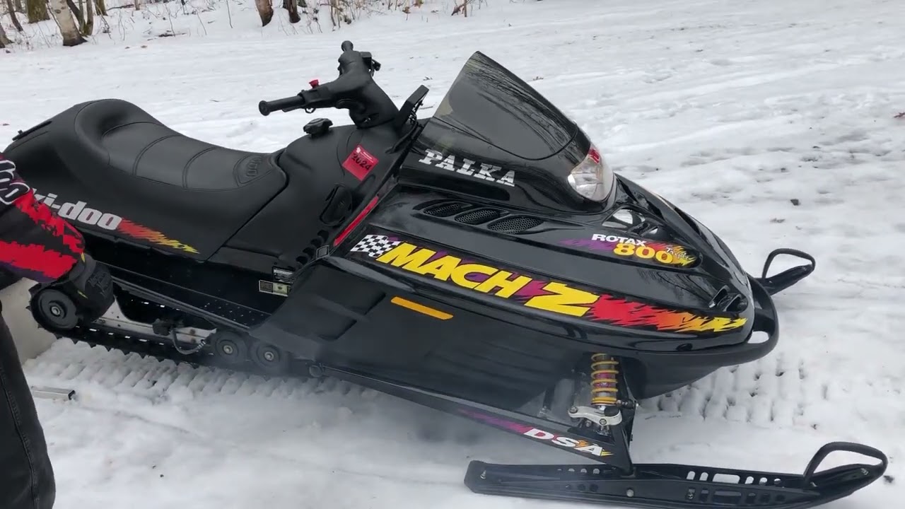 Skidoo Dyno Port piped Mach Z 800 running