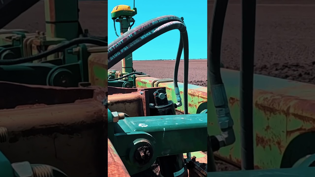 #varidepth just doing it thing. #johndeere #t3rracutta #precisionag #watermanagement