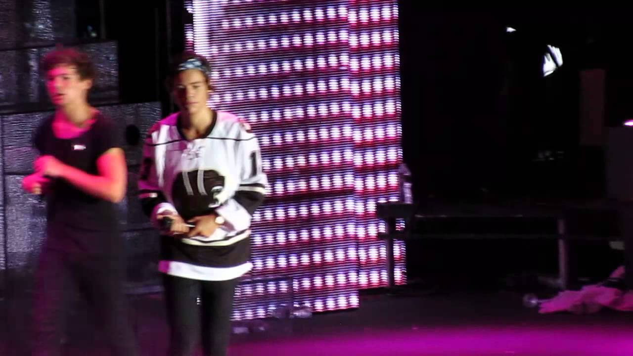 One Direction - Live While We're Young - Hershey Park Stadium (7/6/13)