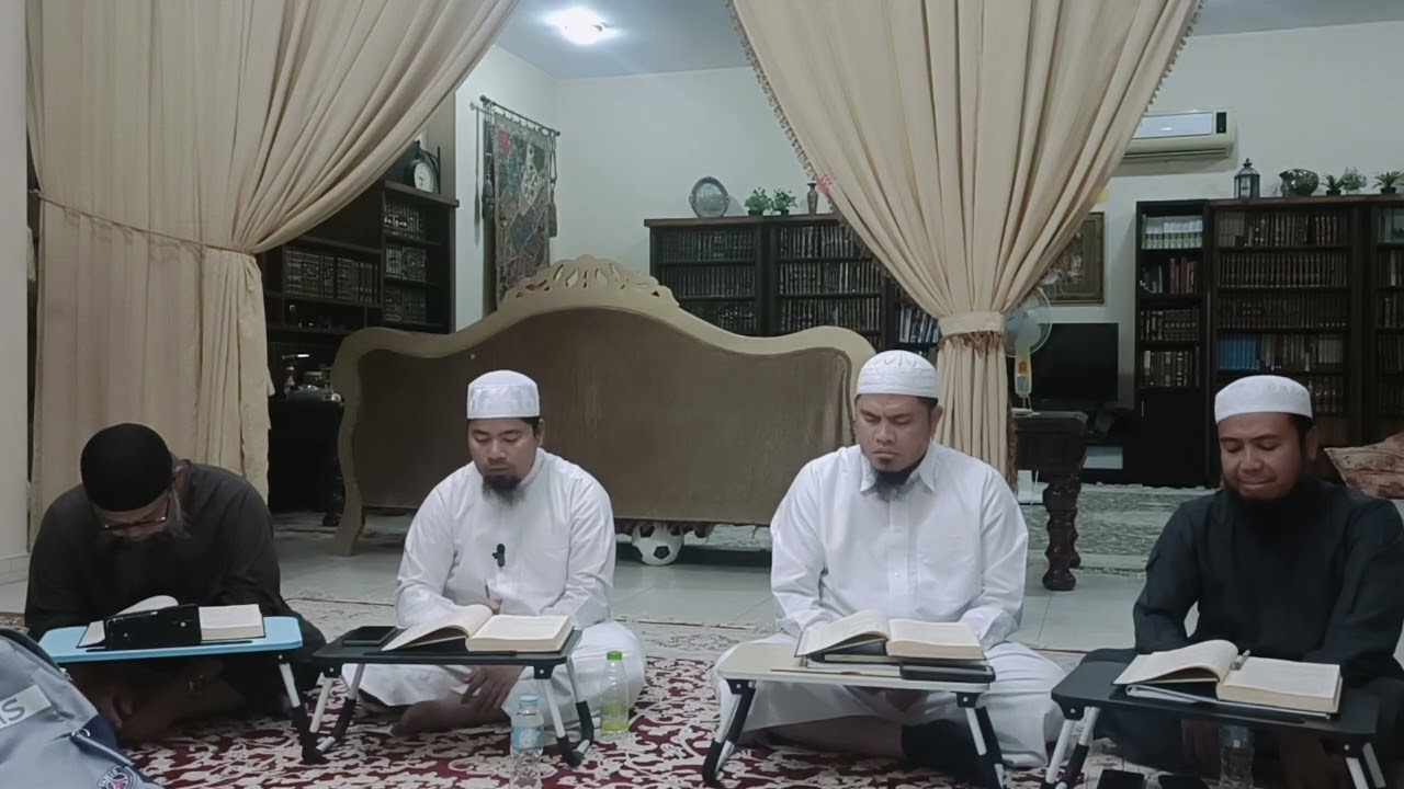BELAJAR FIQIH BAB BERSUCI  ({ macam-macam bersuci atau thoharoh })