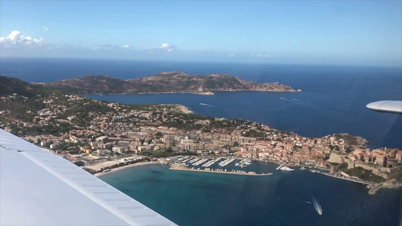 Anflug VFR auf Calvi Korsika mit PA 28