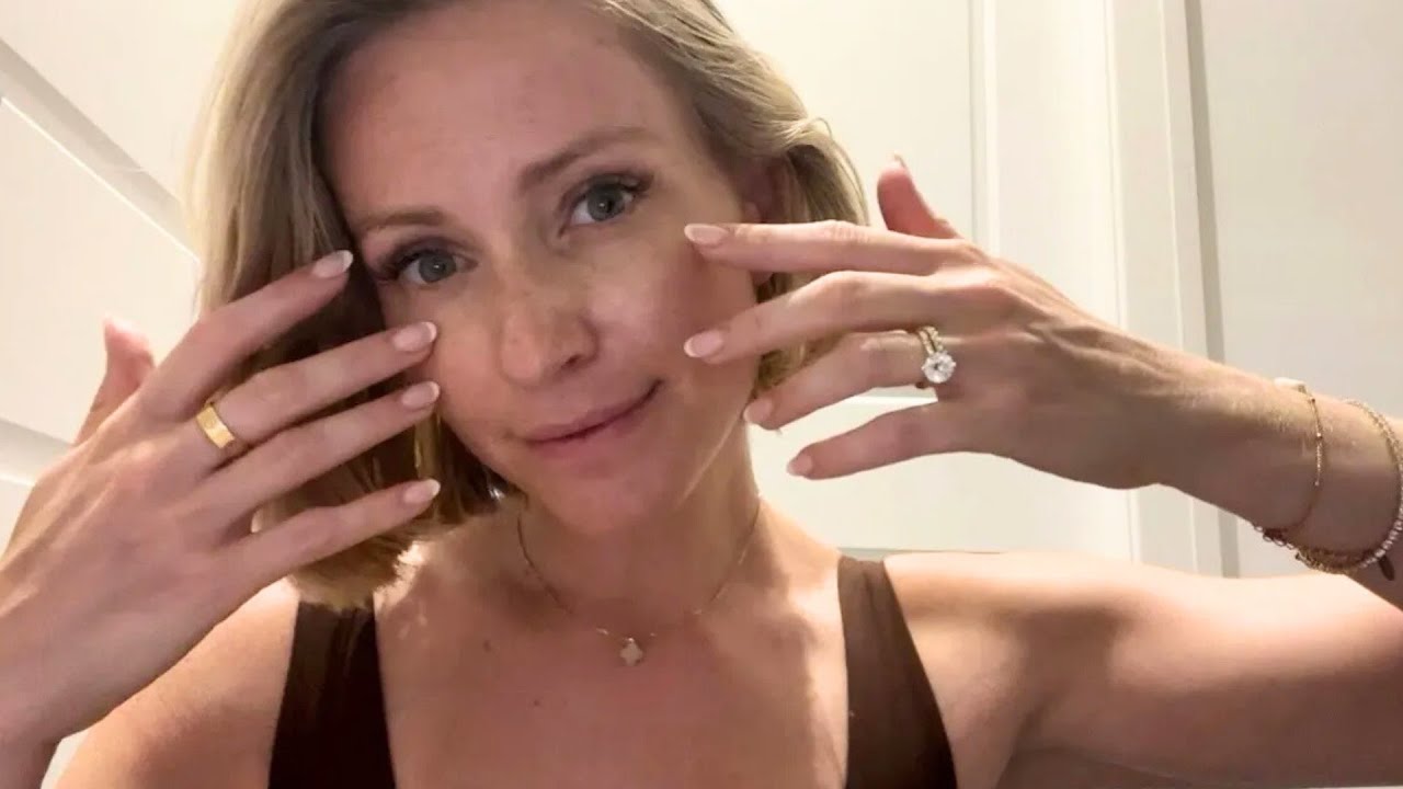 ASMR Slow Touching & Tracing My Face💆‍♀️