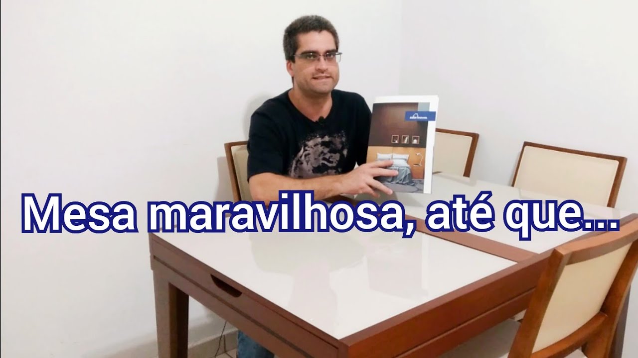 Mesa extensível com acabamento em vidro. Maravilhosa até que...