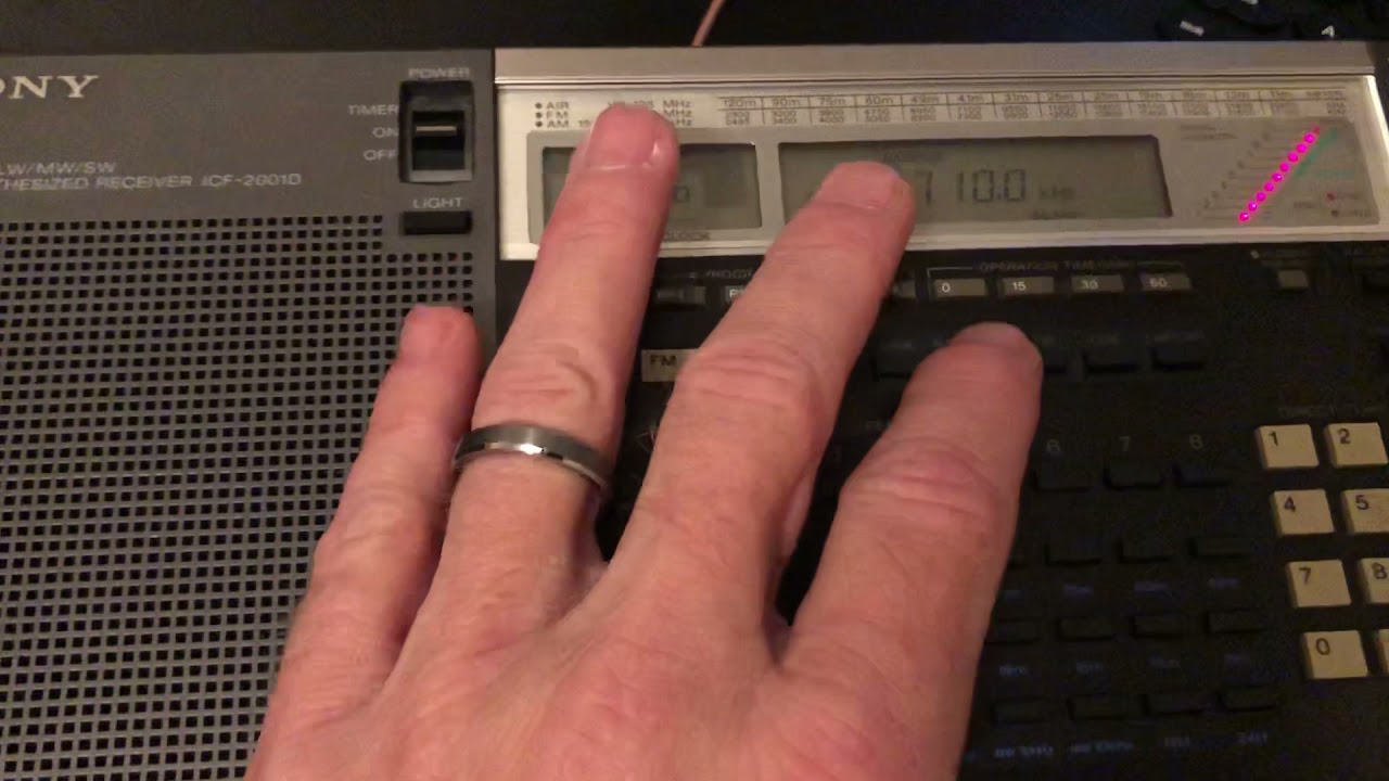 Sony ICF-2010 vs Sangean 909x2 v73