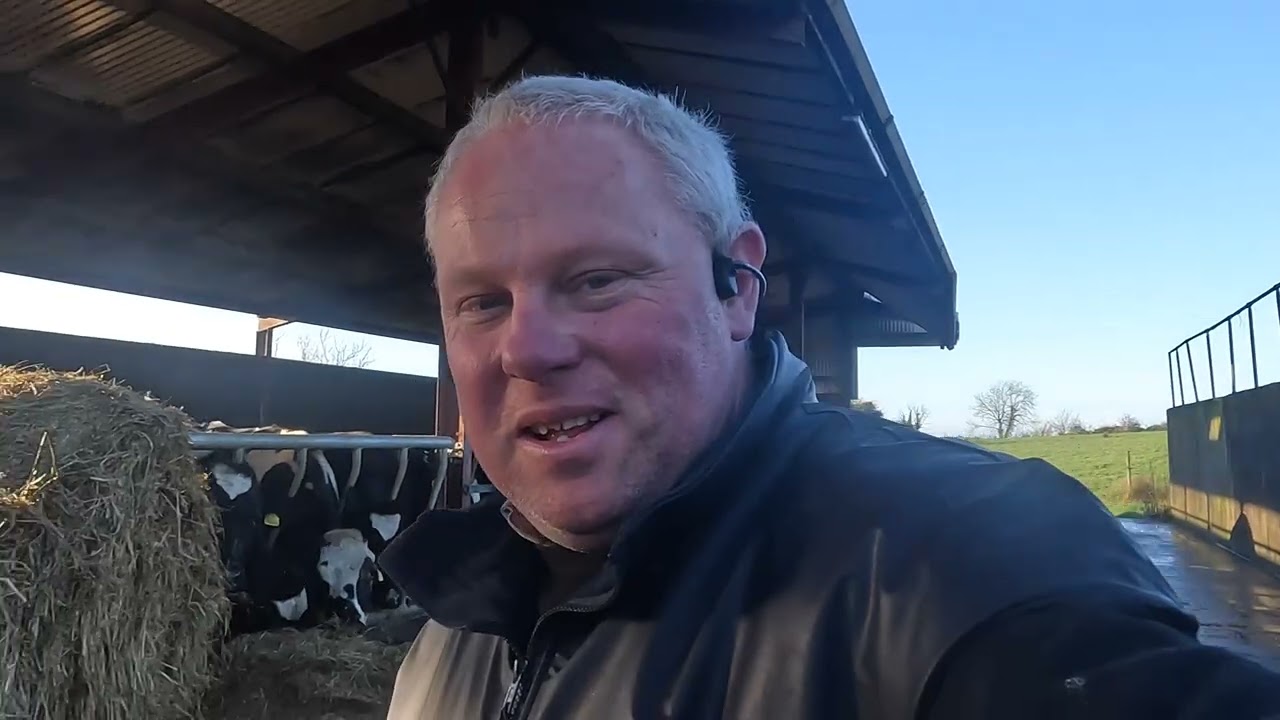 Получение демонстрационных ножниц для тюков в Losset Agri Stores.