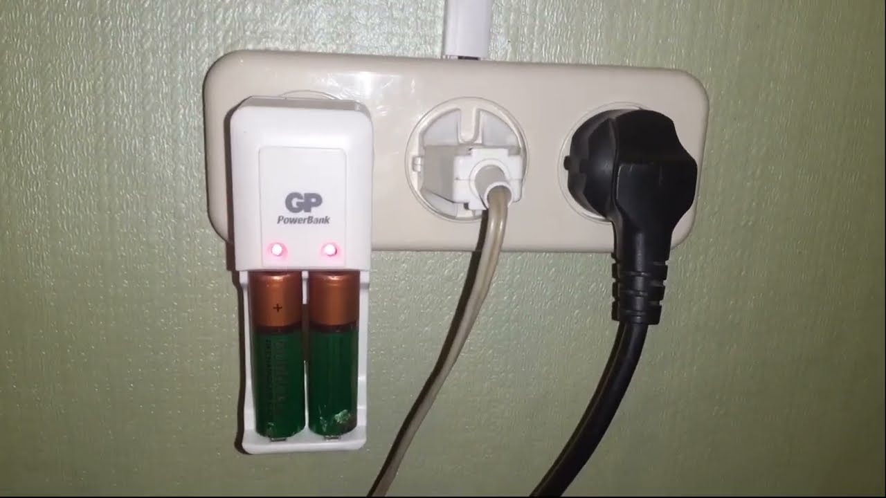 Зарядное устройство GP PowerBank S330