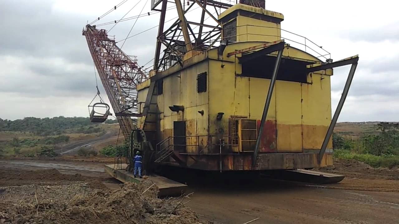 Dinosaure minier - une dragline