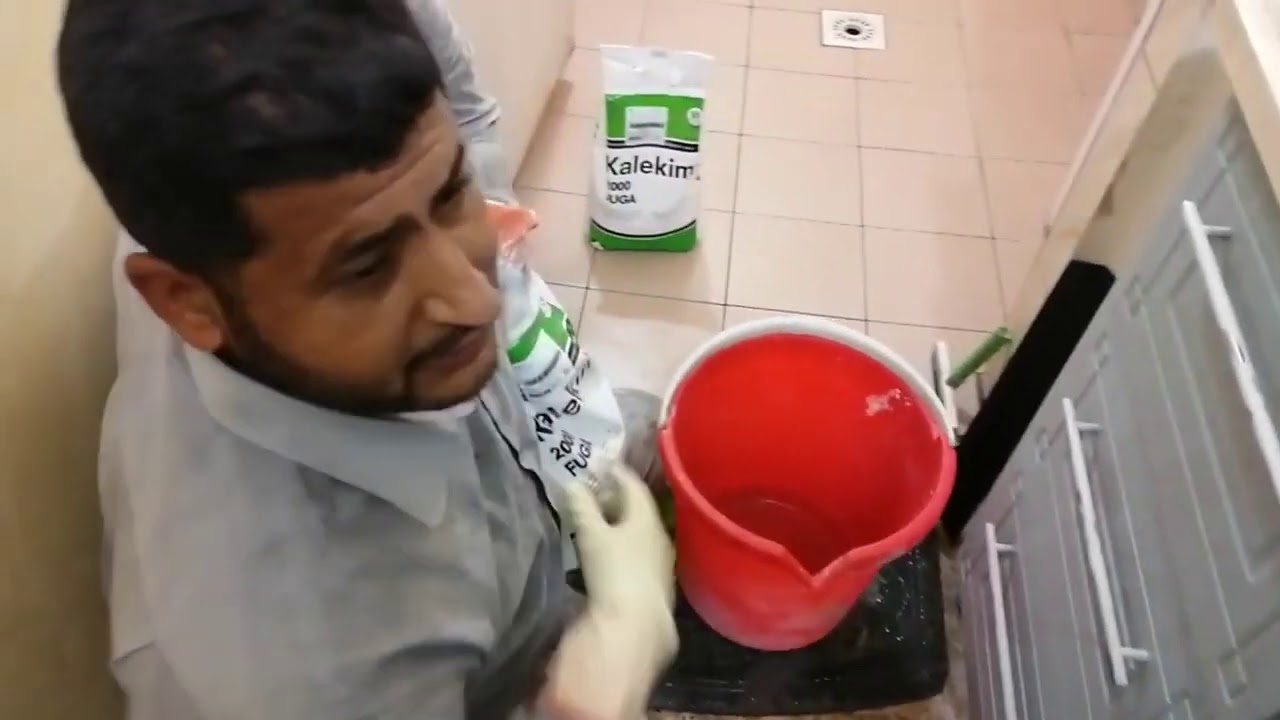 للعمل بغداد ٠٧٩٠٢١٩٥٣١٦ تشريح بلكوسرة جوينات أرضية حمام يسرب رطوبة وشربت بمادة كلكم مضاد للمي
