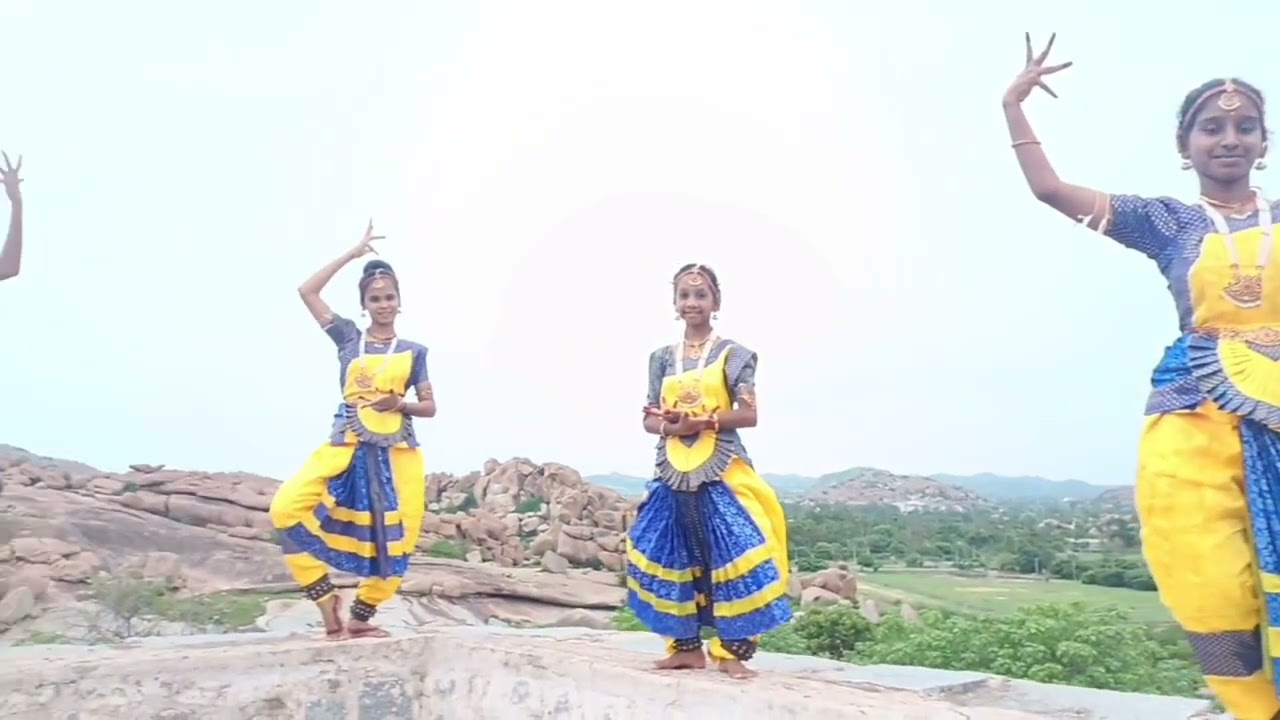 Janani Dance Academy Gangavathi/ kelisade kallu kallinali song dance performance
