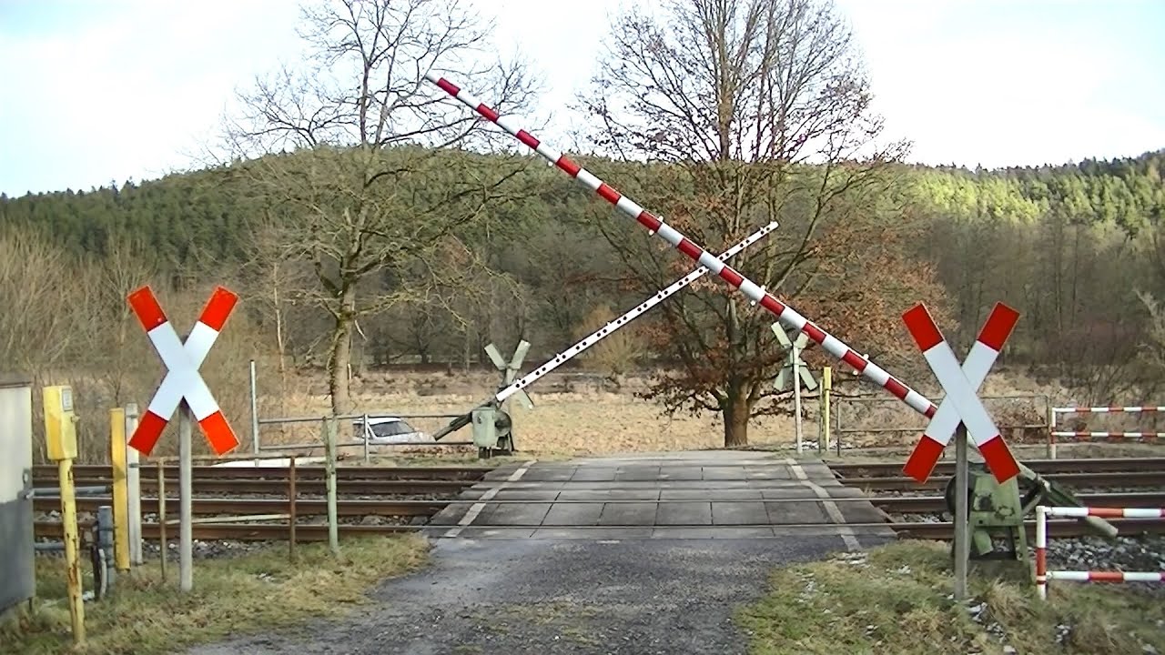 Spoorwegovergang Pfreimd (D) // Railroad crossing // Bahnübergang