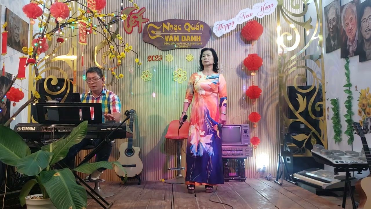 Gái nhà nghèo. Tb: Đỗ Thả