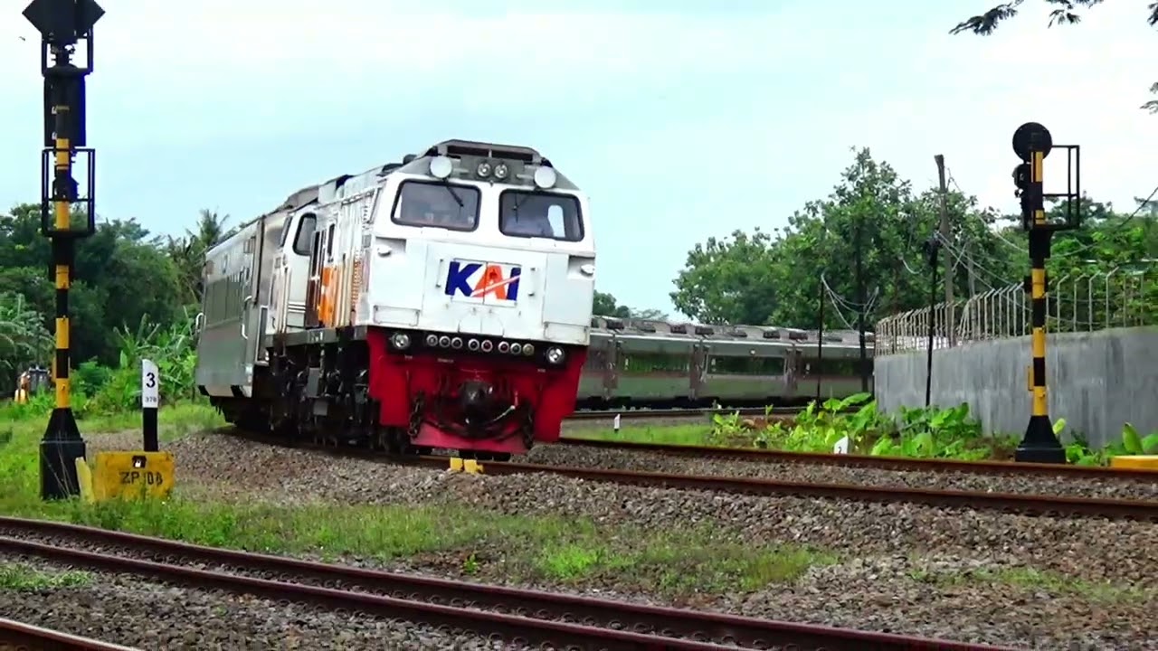 Semeru vs kamandaka di stasiun kroya