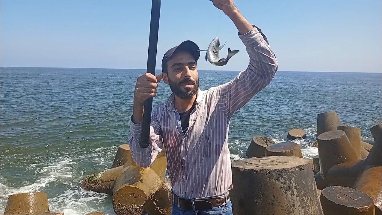 مباشر صيد الشراغيش فى حاجز القلعة الجديد