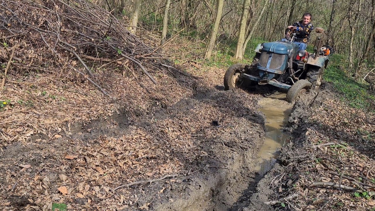 Traktor Güldner  AF 15 Vožnja drva blatnim putem