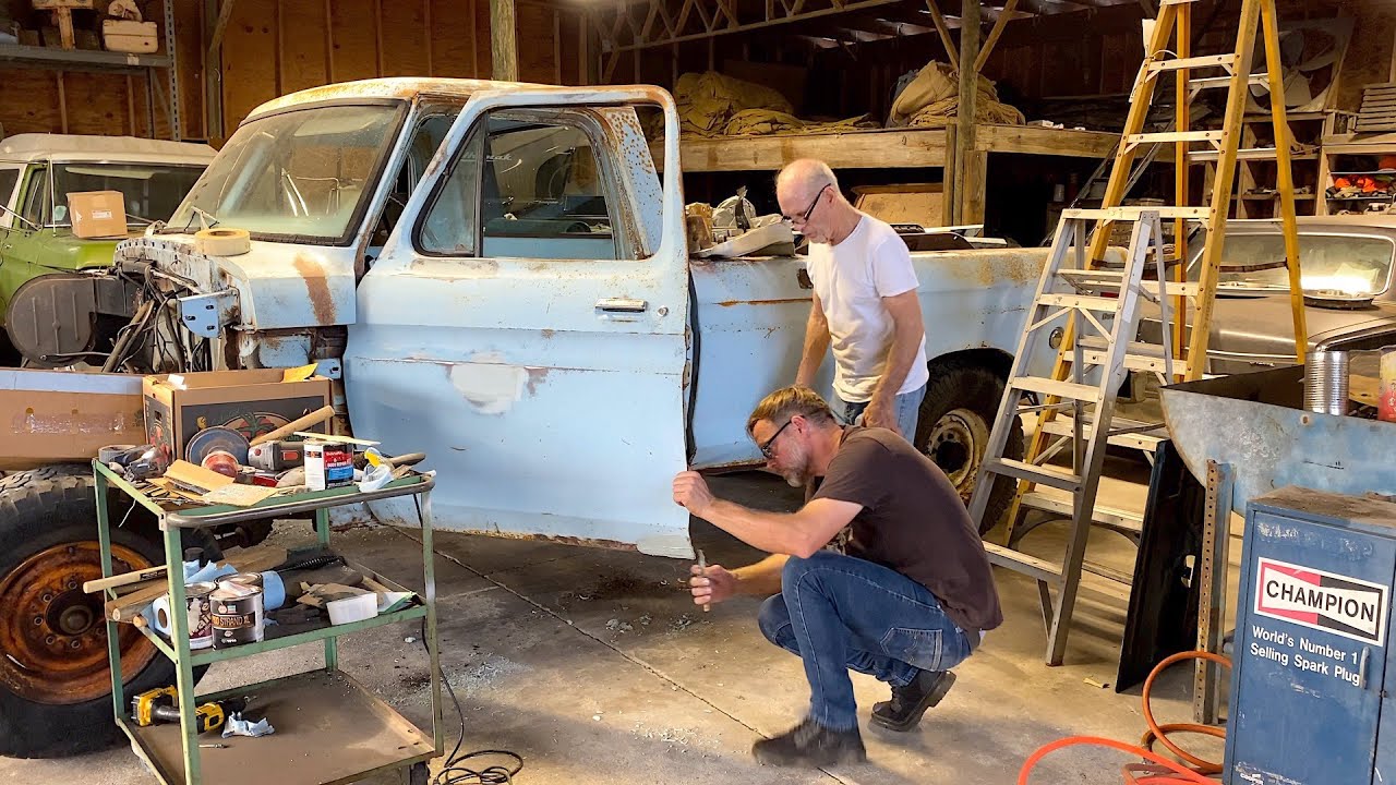 SWAMP Dragon Rescue! BODY WORK & PAINT! Abandoned 74 F250 Custom 390 V8 FORD, Forgotten Restoration